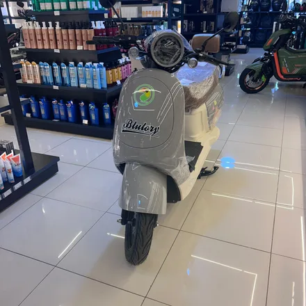 Moto Q7