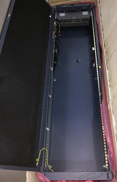 F. OLT RACK FIBERHOME PDP850A 2.2 METROS INTERIOR