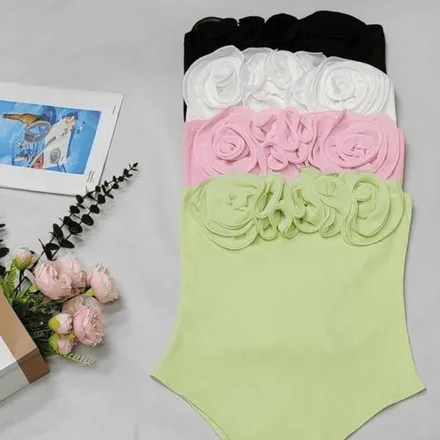 BODY COM DETALHE NO PEITO
