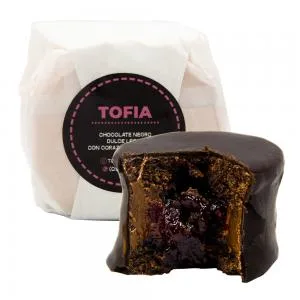 Alfajor Tofia Artesanal Preto Com Recheio De Doce De Morango