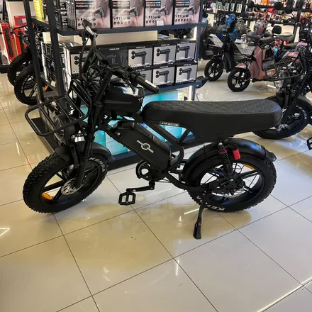 Moto V40