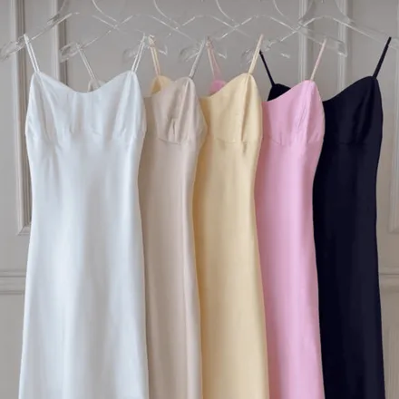 VESTIDO DE CETIM