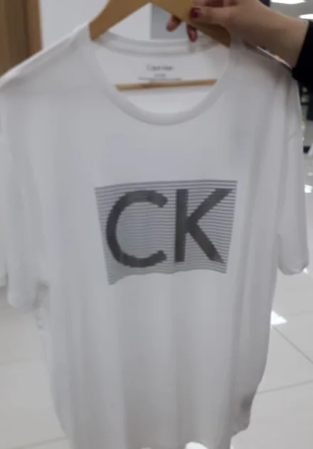 Calvin Klein Camiseta 122 006 Brilliant