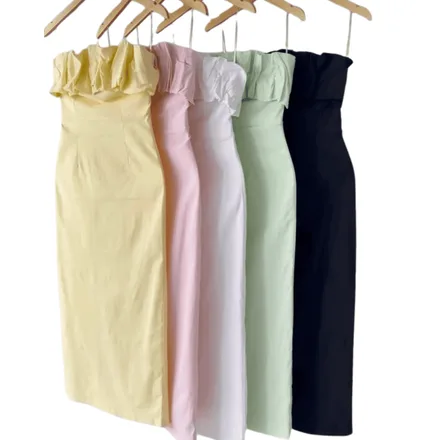 VESTIDO COM DETALHE NO PEITO